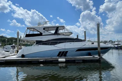 Sea Ray L590 Fly