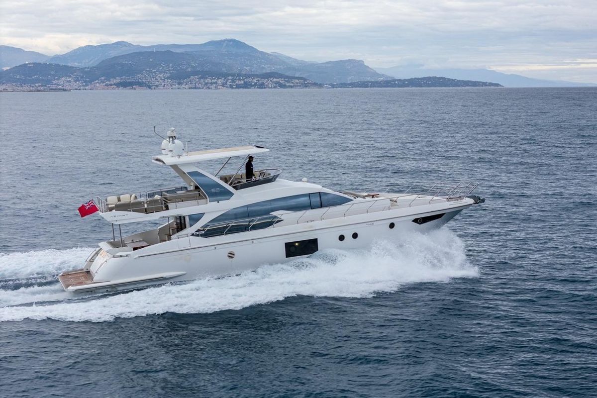 2019 Azimut 66 