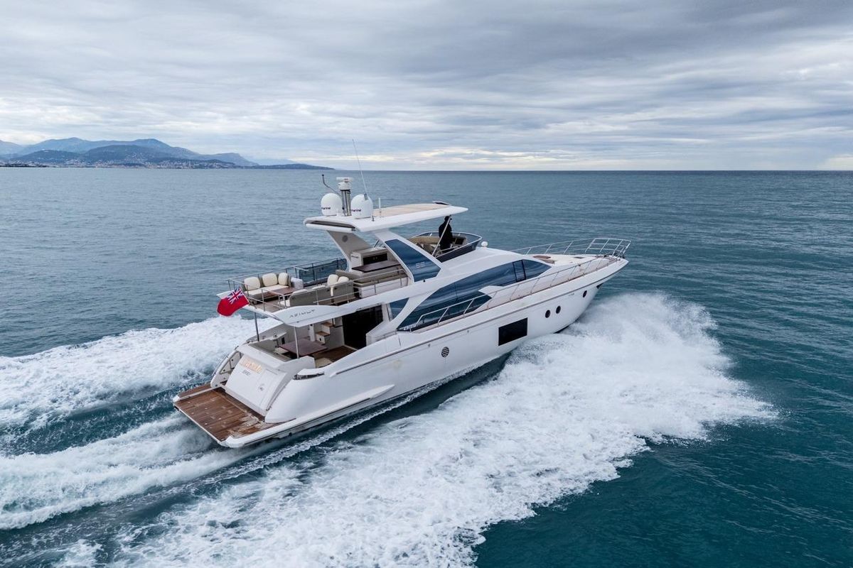 2019 Azimut 66 