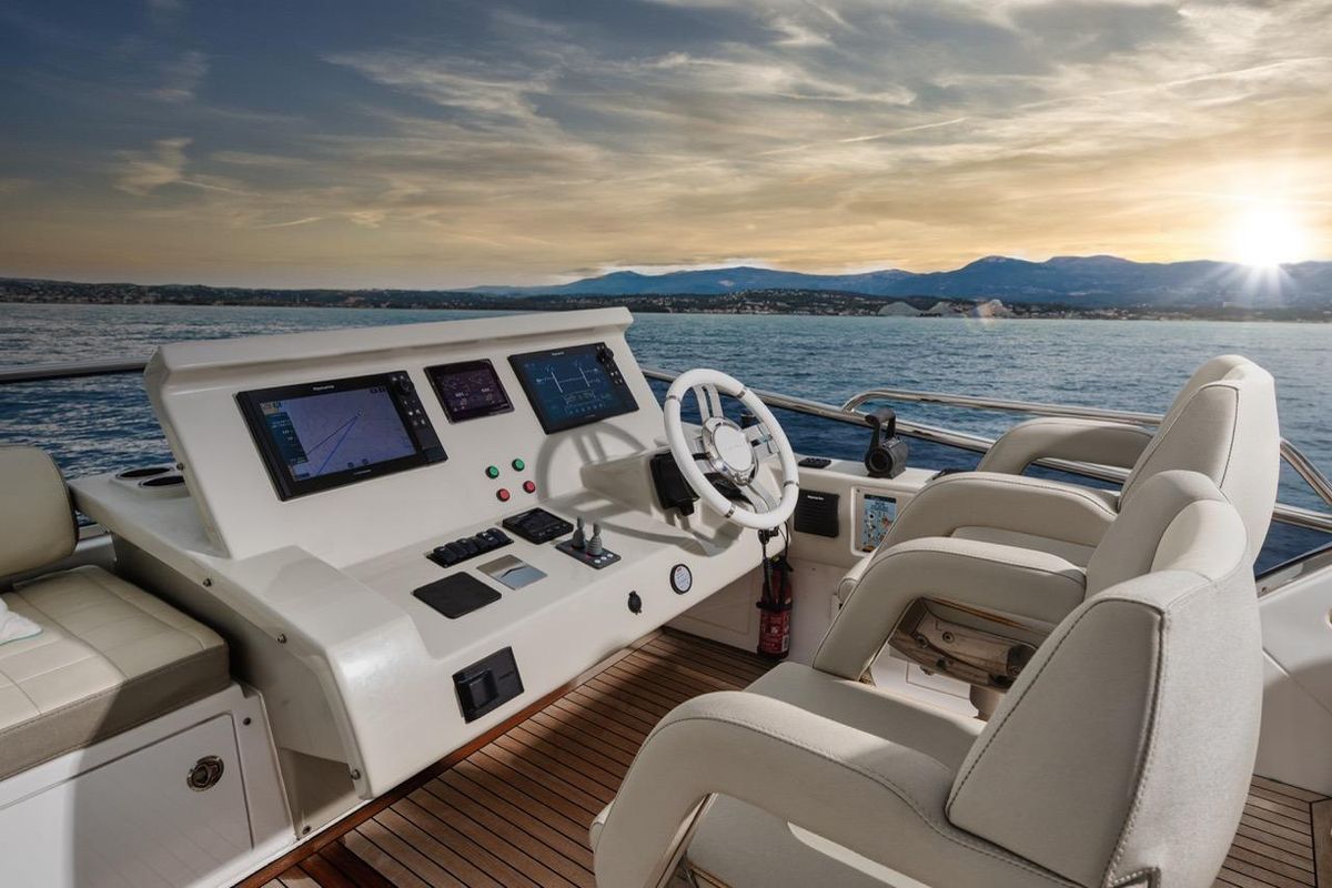 2019 Azimut 66 