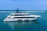 2020 Custom Line Navetta 33