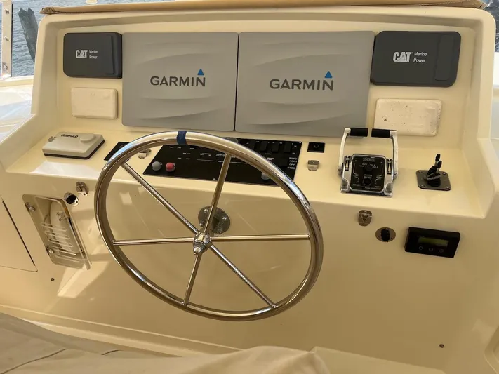 Moody Blue Yacht Photos Pics Flybridge Helm with Covers