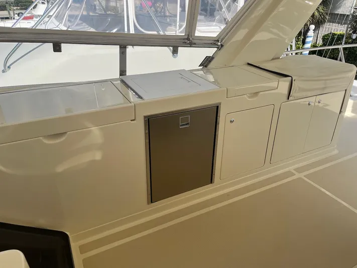 Moody Blue Yacht Photos Pics Flybridge