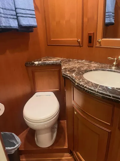 Moody Blue Yacht Photos Pics VIP Head