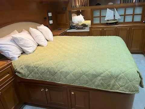 Moody Blue Yacht Photos Pics Master Stateroom