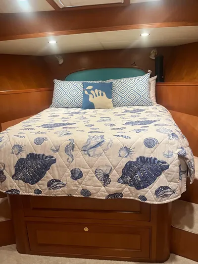 Moody Blue Yacht Photos Pics VIP Stateroom