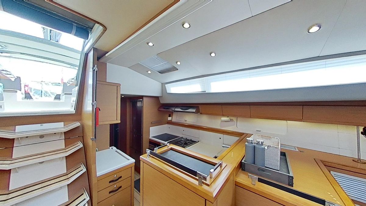 2018 Jeanneau 65 
