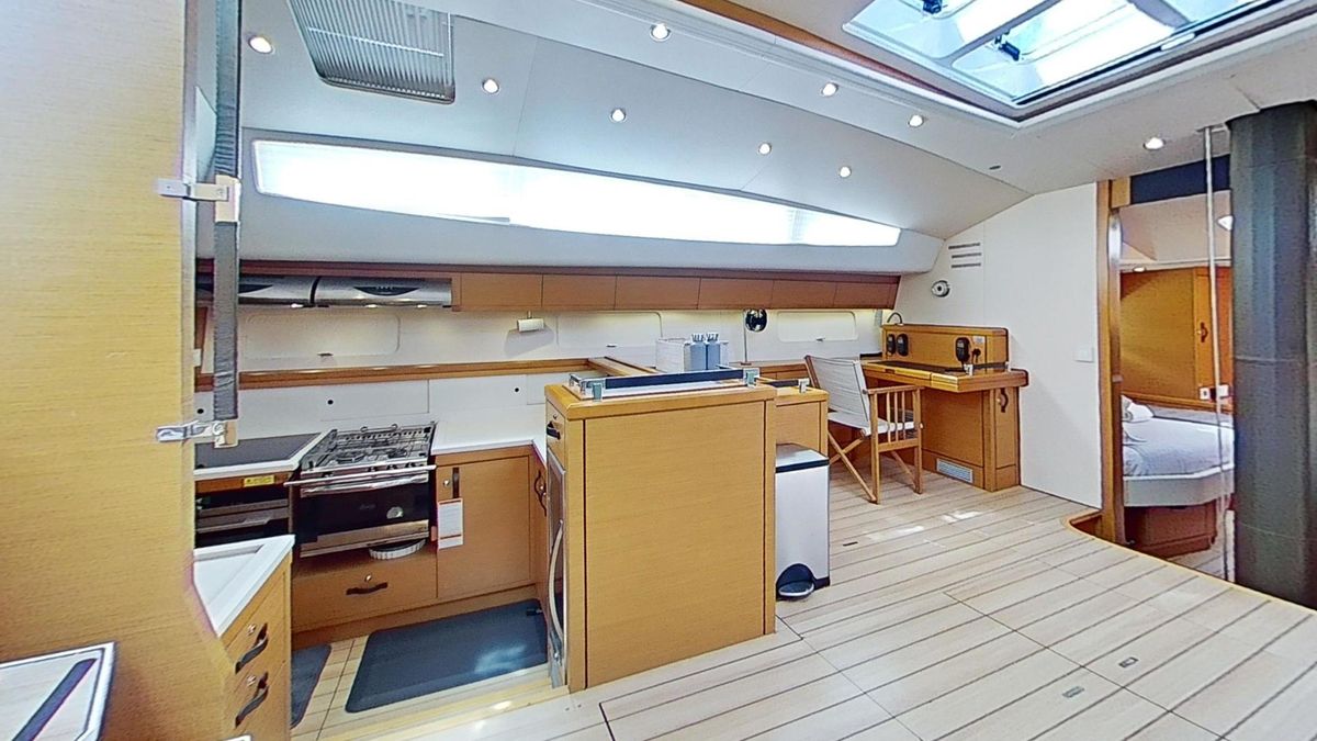 2018 Jeanneau 65 