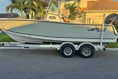 Mako 214 Center Console