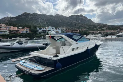 2003 Uniesse 42 Open