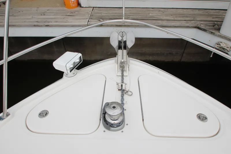  Yacht Photos Pics Bow of 2016 Sea Ray 510 Sundancer yacht with anchor and winch system.