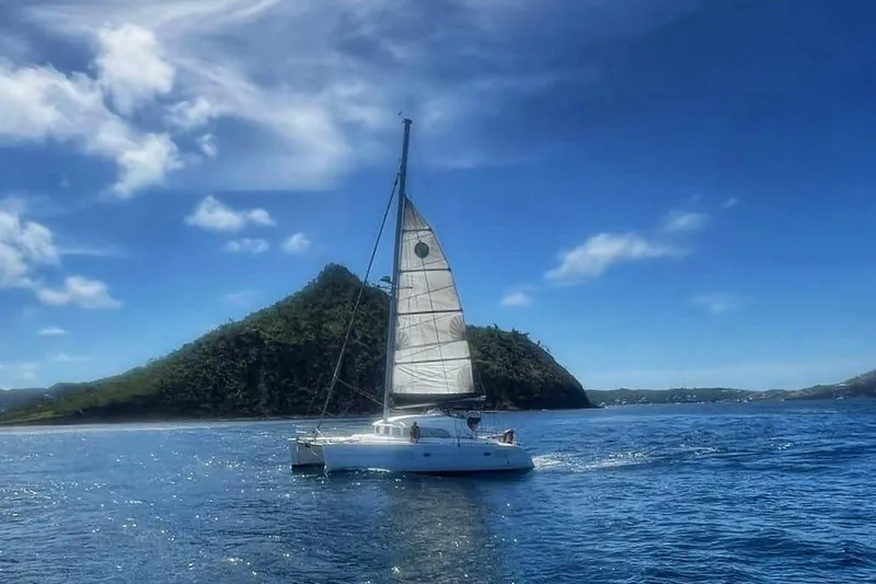 Alego Yacht Photos Pics lagoon 380 