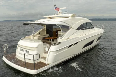 Riviera 4800 Sport Yacht