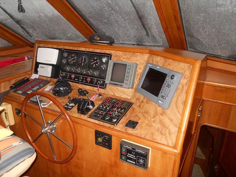 1991 Vantare COCKPIT MOTOR YACHT