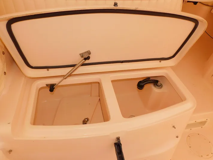 Happy Ours Yacht Photos Pics 