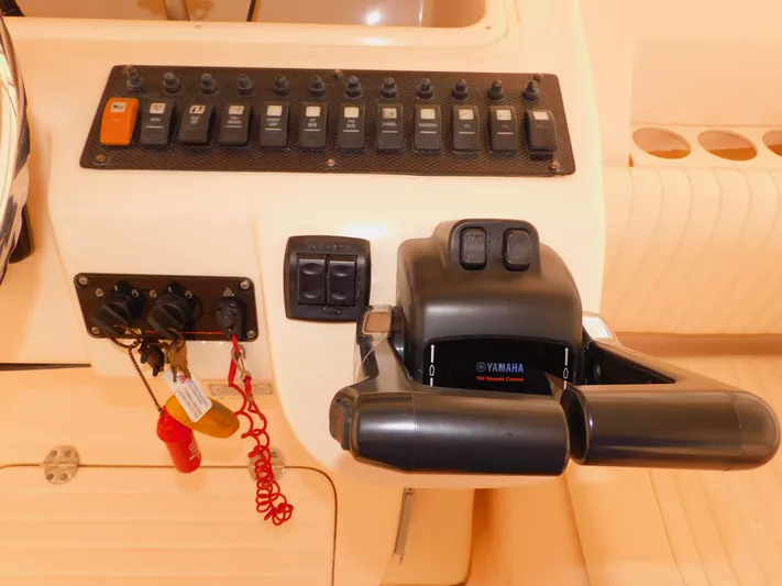 Happy Ours Yacht Photos Pics 