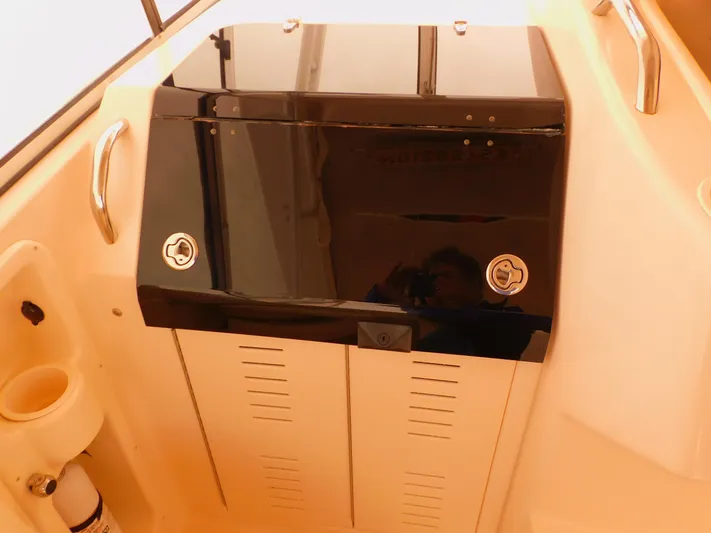 Happy Ours Yacht Photos Pics 