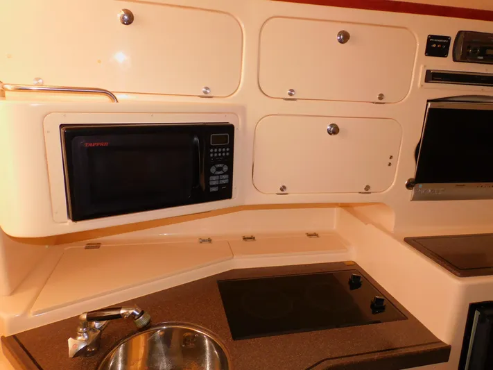 Happy Ours Yacht Photos Pics 