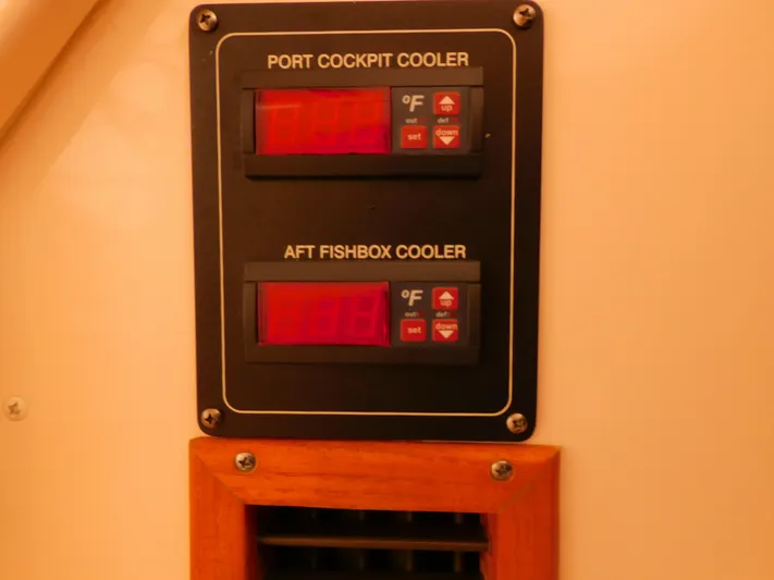 Happy Ours Yacht Photos Pics 