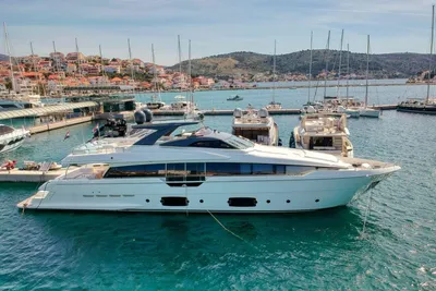 Ferretti Yachts 960