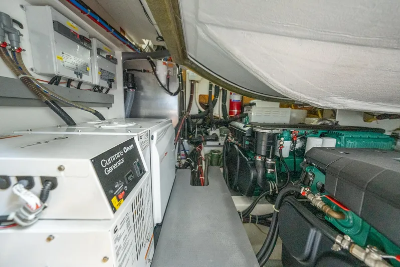 Done Tauk'n Yacht Photos Pics 