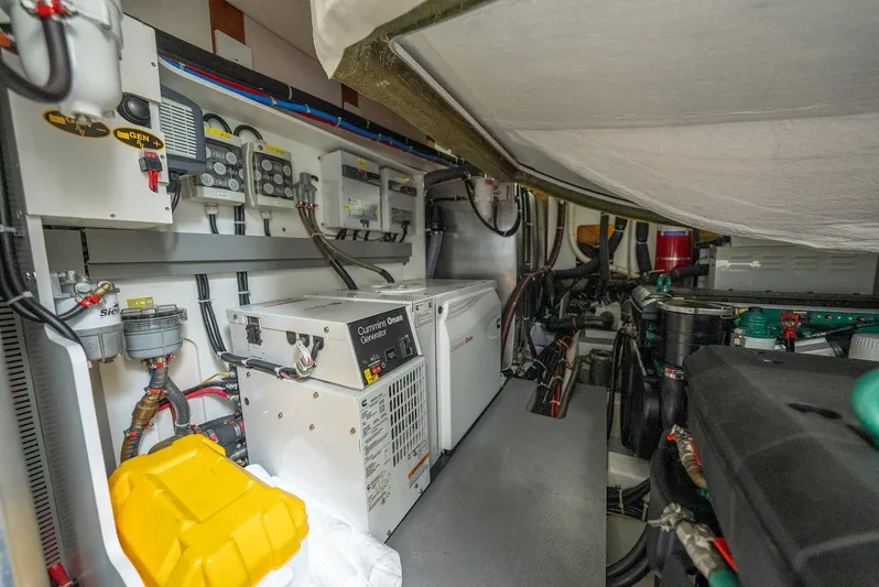 Done Tauk'n Yacht Photos Pics 