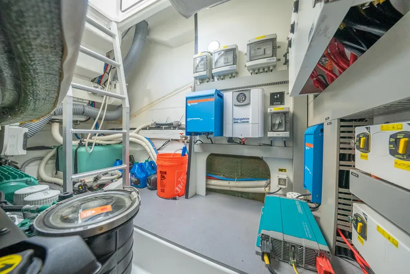 Done Tauk'n Yacht Photos Pics 