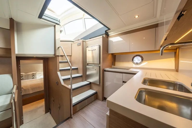 Done Tauk'n Yacht Photos Pics 