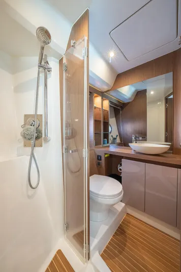 Done Tauk'n Yacht Photos Pics 