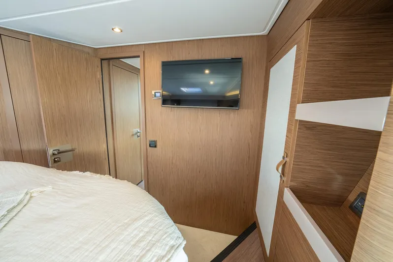 Done Tauk'n Yacht Photos Pics 