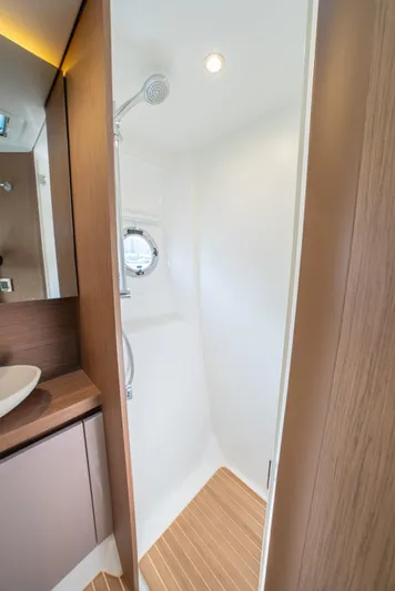 Done Tauk'n Yacht Photos Pics 