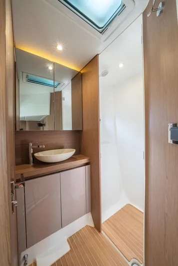 Done Tauk'n Yacht Photos Pics 