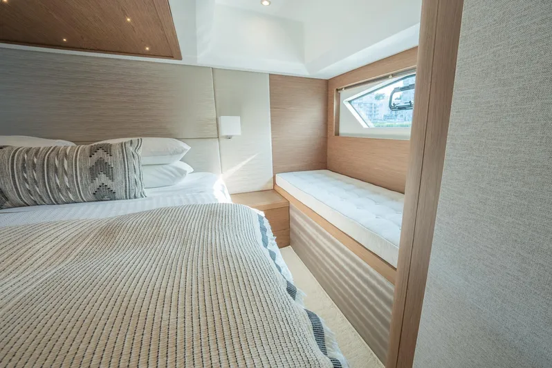 Done Tauk'n Yacht Photos Pics 