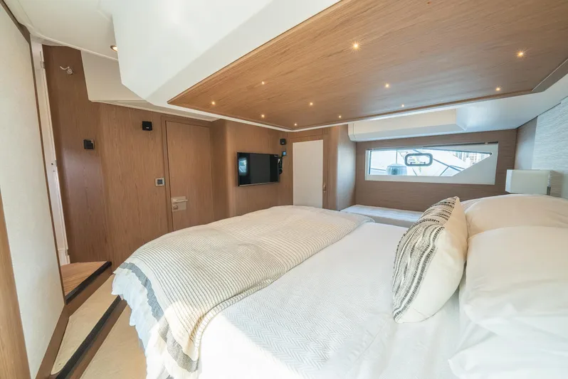 Done Tauk'n Yacht Photos Pics 