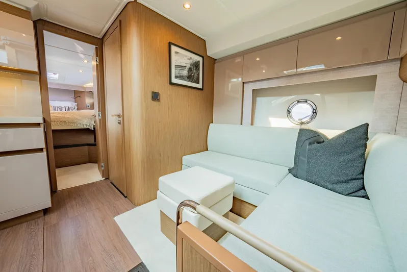 Done Tauk'n Yacht Photos Pics 