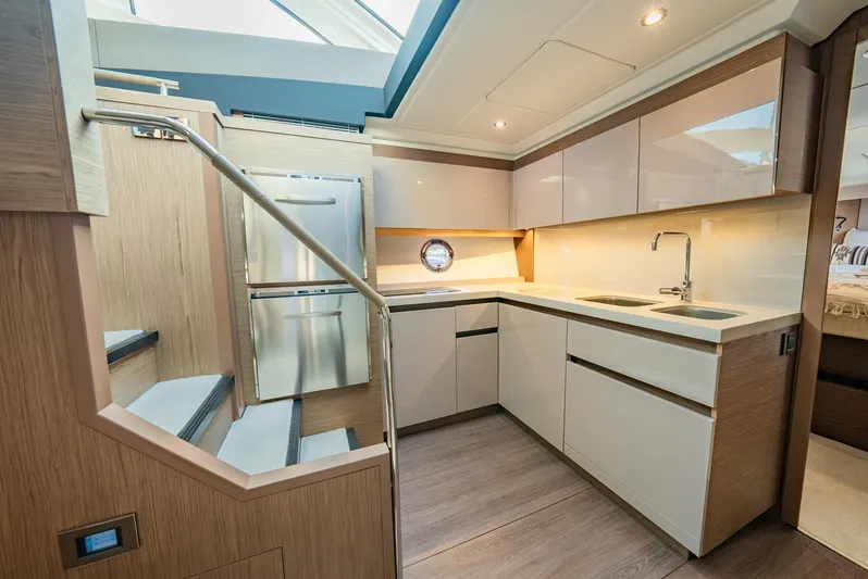 Done Tauk'n Yacht Photos Pics 