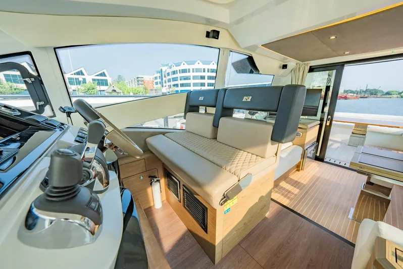 Done Tauk'n Yacht Photos Pics 