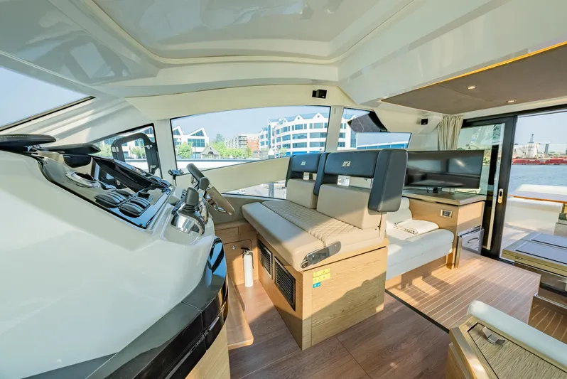 Done Tauk'n Yacht Photos Pics 