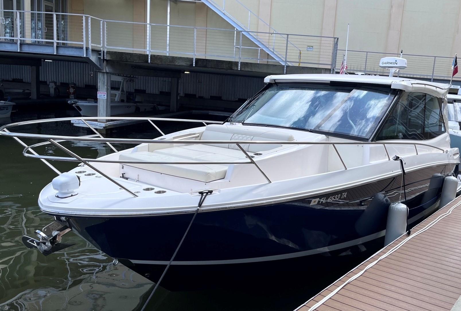 2021 Regal 36 XO Barche da crociera veloci in vendita YachtWorld