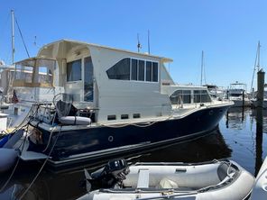 Matthews 42 Double Cabin