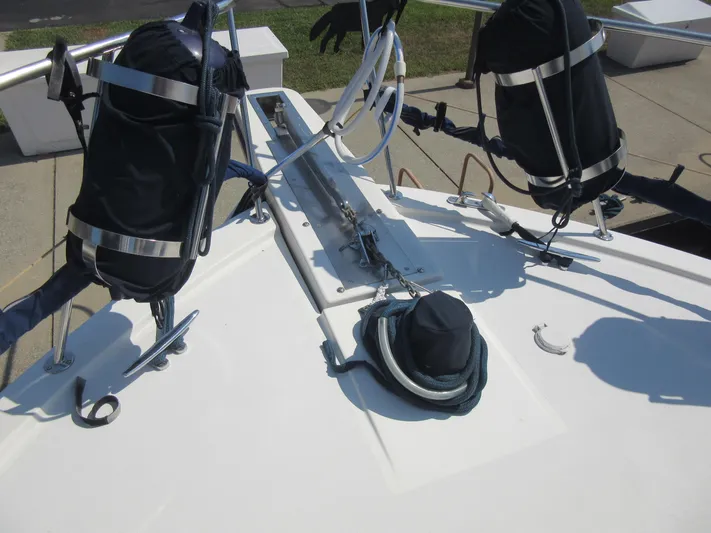 Laura Lee Yacht Photos Pics PULPIT AND WINDLASS