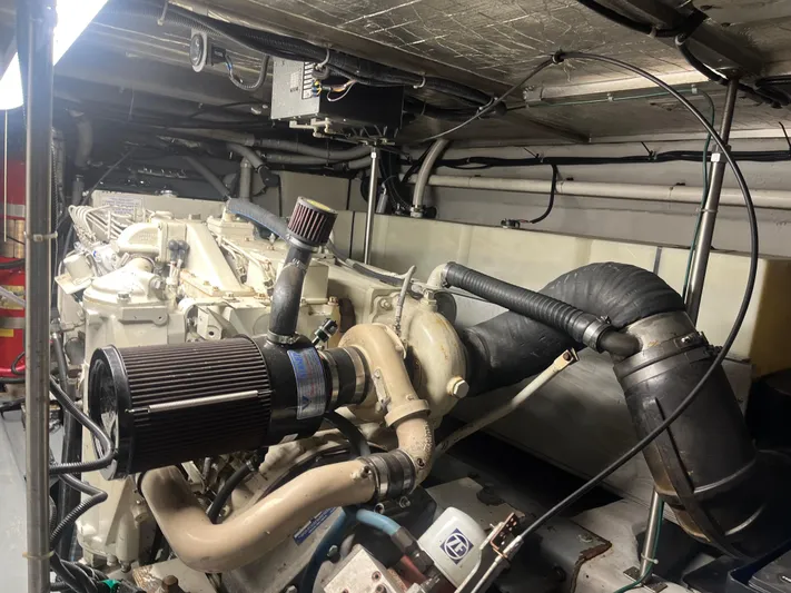  Yacht Photos Pics Engine room of 1999 Carver 530 Voyager Pilothouse with visible components and wiring.