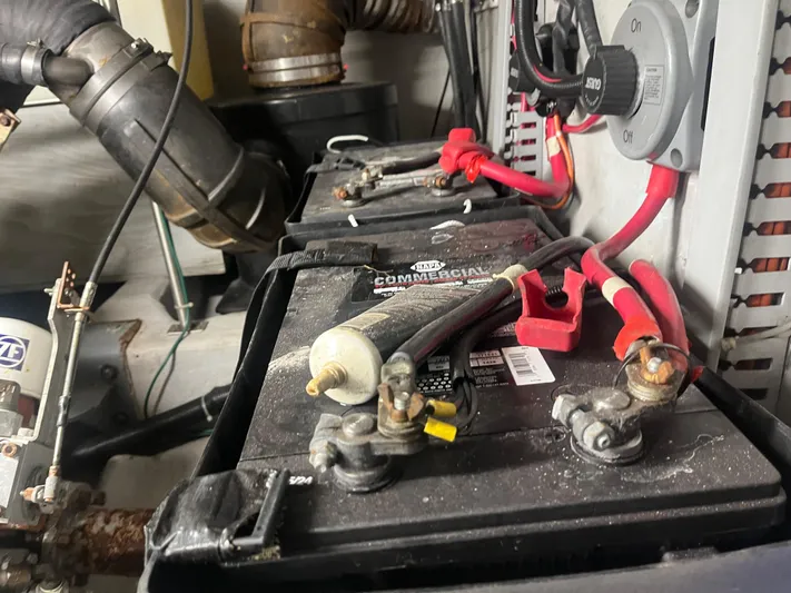  Yacht Photos Pics Battery setup in 1999 Carver 530 Voyager Pilothouse engine room.