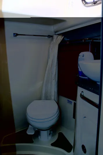 F-troop Yacht Photos Pics 2017 Boston Whaler 345 Conquest bathroom with toilet and sink.