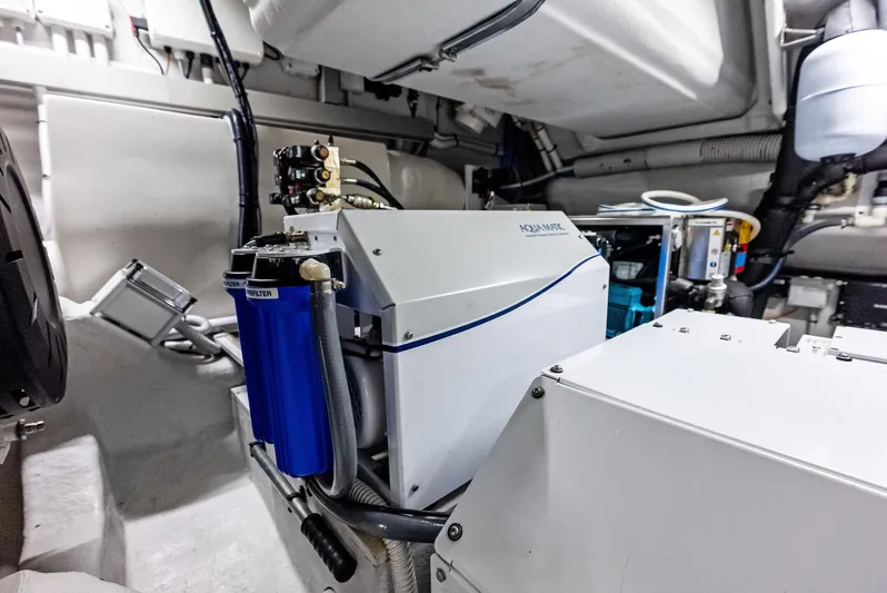 Our Trade Yacht Photos Pics Engine Room