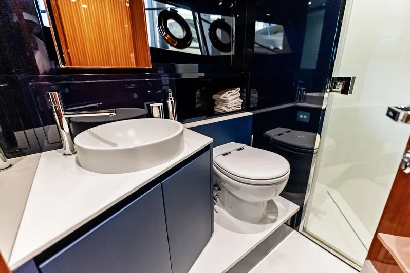 Our Trade Yacht Photos Pics Bathroom