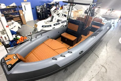 East Marine 700