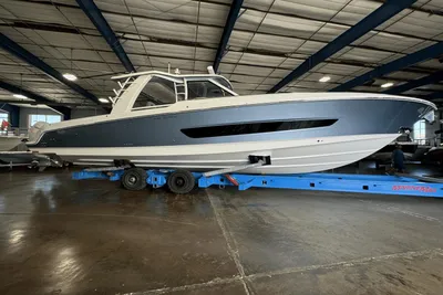 Boston Whaler 420 Outrage