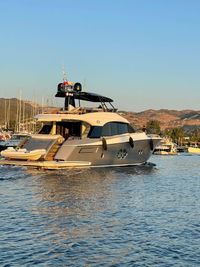 Monte Carlo Yachts MCY 76