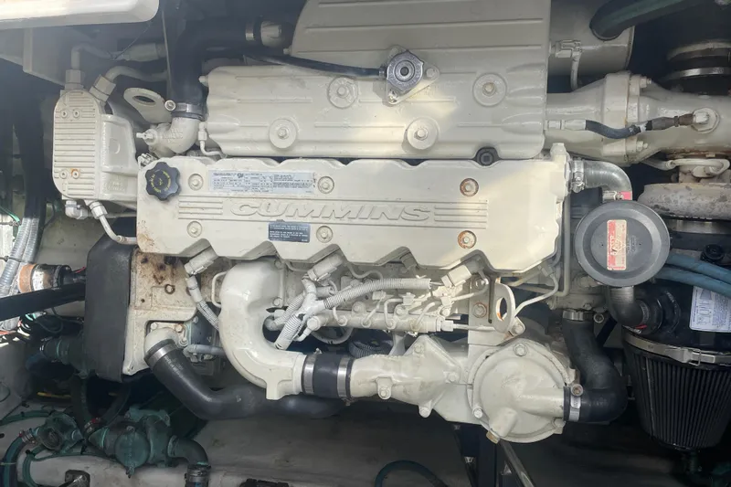 Maddie Janes Yacht Photos Pics Engine of a 2009 Sea Ray 40 Sundancer boat, featuring Cummins components.